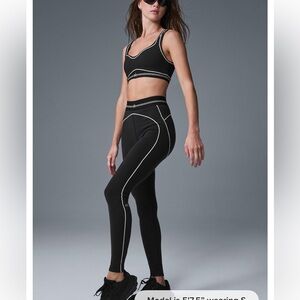 Alo airbrush heart throb sports bra set in black